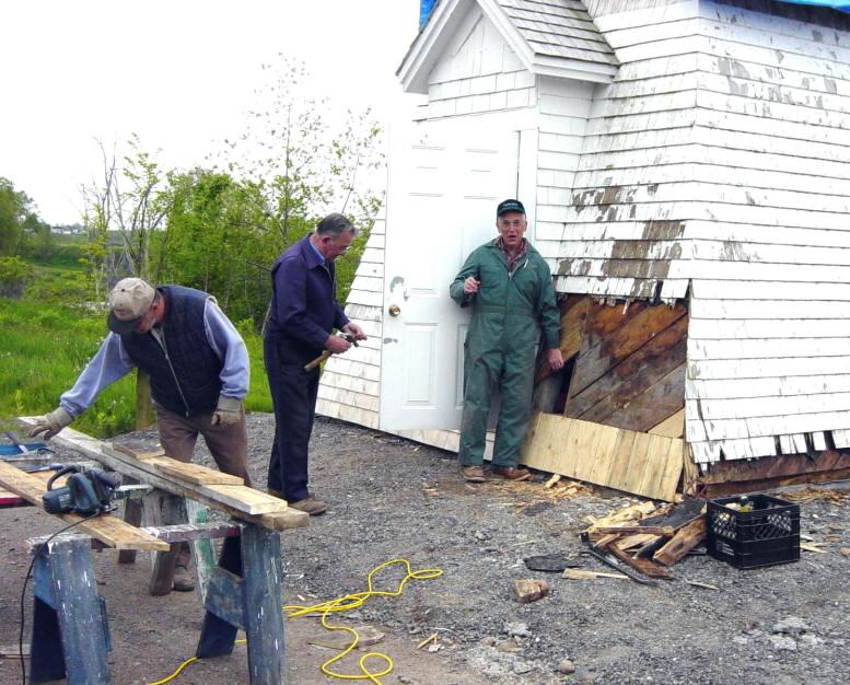 Repairs to the Canning lighthouse, 7 June 2004