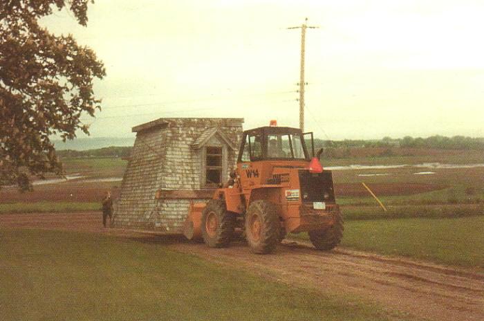 Canning lighthouse, moving day