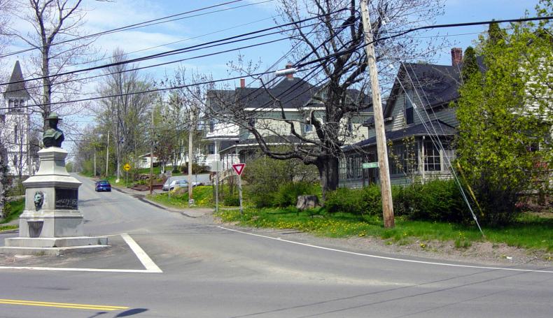 Looking northward along North Avenue from Main Street, 2004